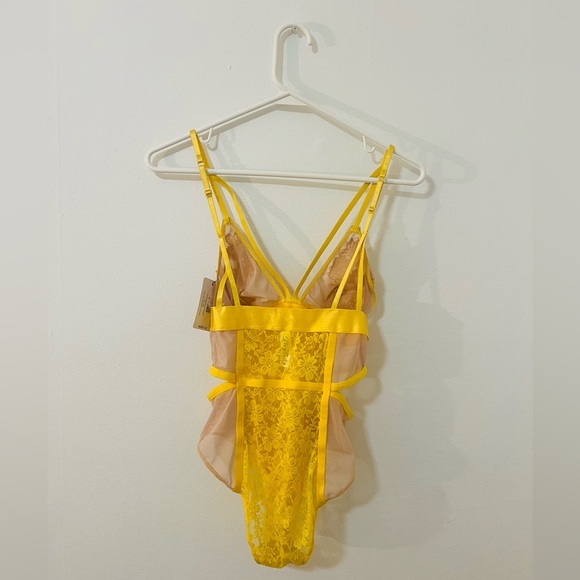 ‼️FINAL SALE MUST GO‼️🩷✨SUPER SEXY BODYSUIT✨🩷 - Picture 4 of 10